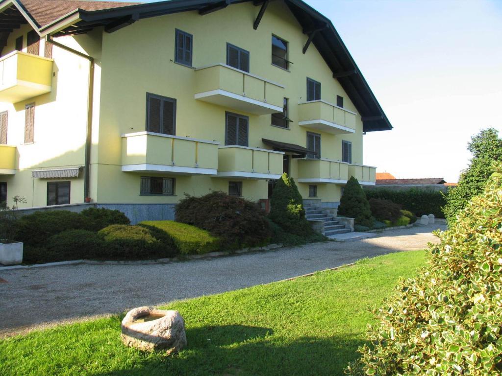 Albergo Residence Isotta Veruno Εξωτερικό φωτογραφία