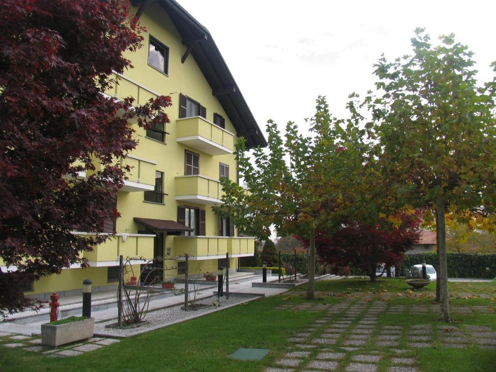 Albergo Residence Isotta Veruno Εξωτερικό φωτογραφία