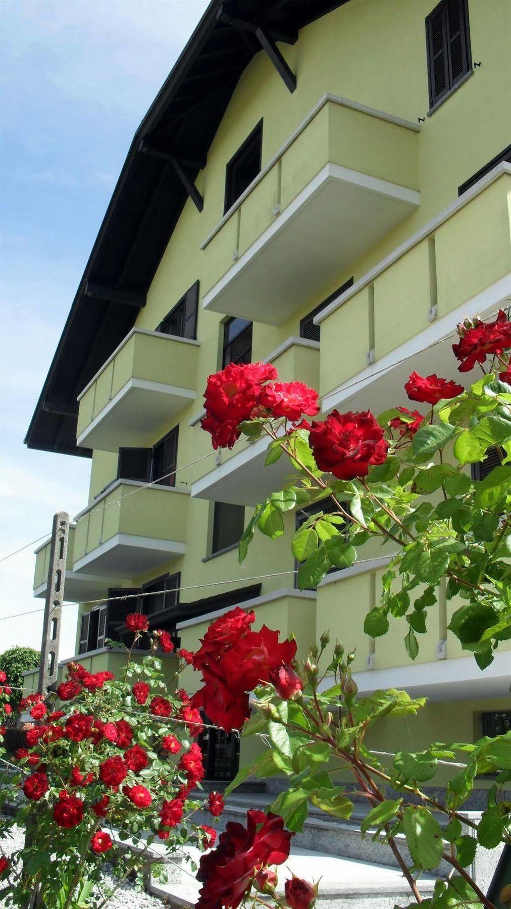 Albergo Residence Isotta Veruno Εξωτερικό φωτογραφία