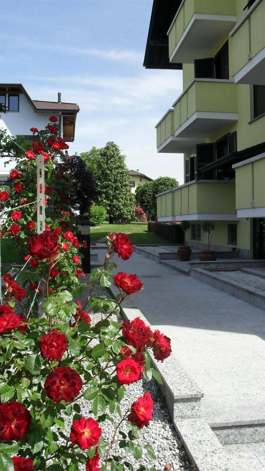 Albergo Residence Isotta Veruno Εξωτερικό φωτογραφία