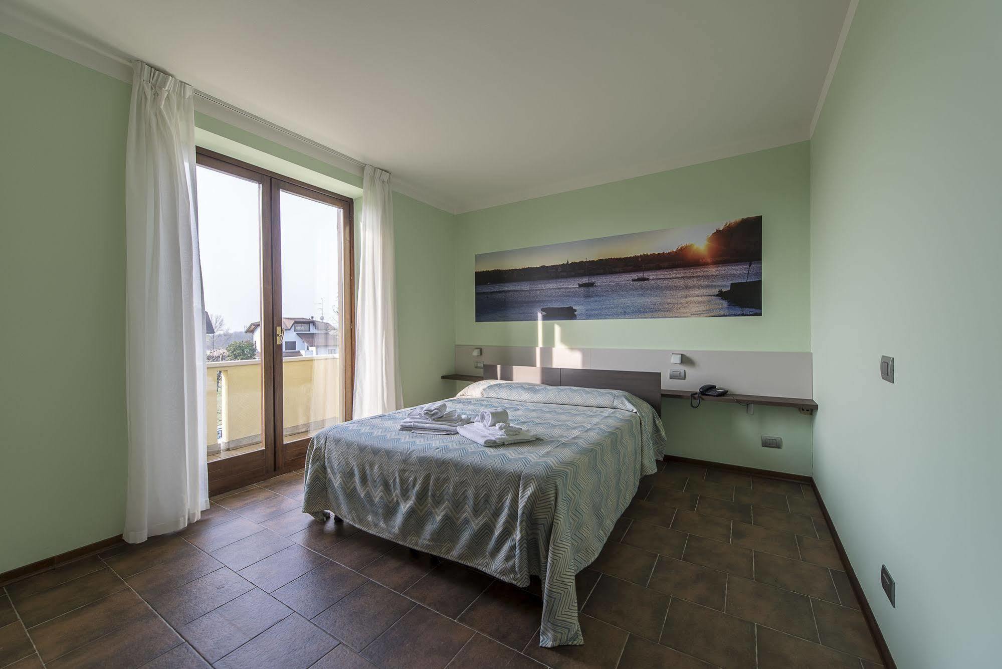Albergo Residence Isotta Veruno Εξωτερικό φωτογραφία