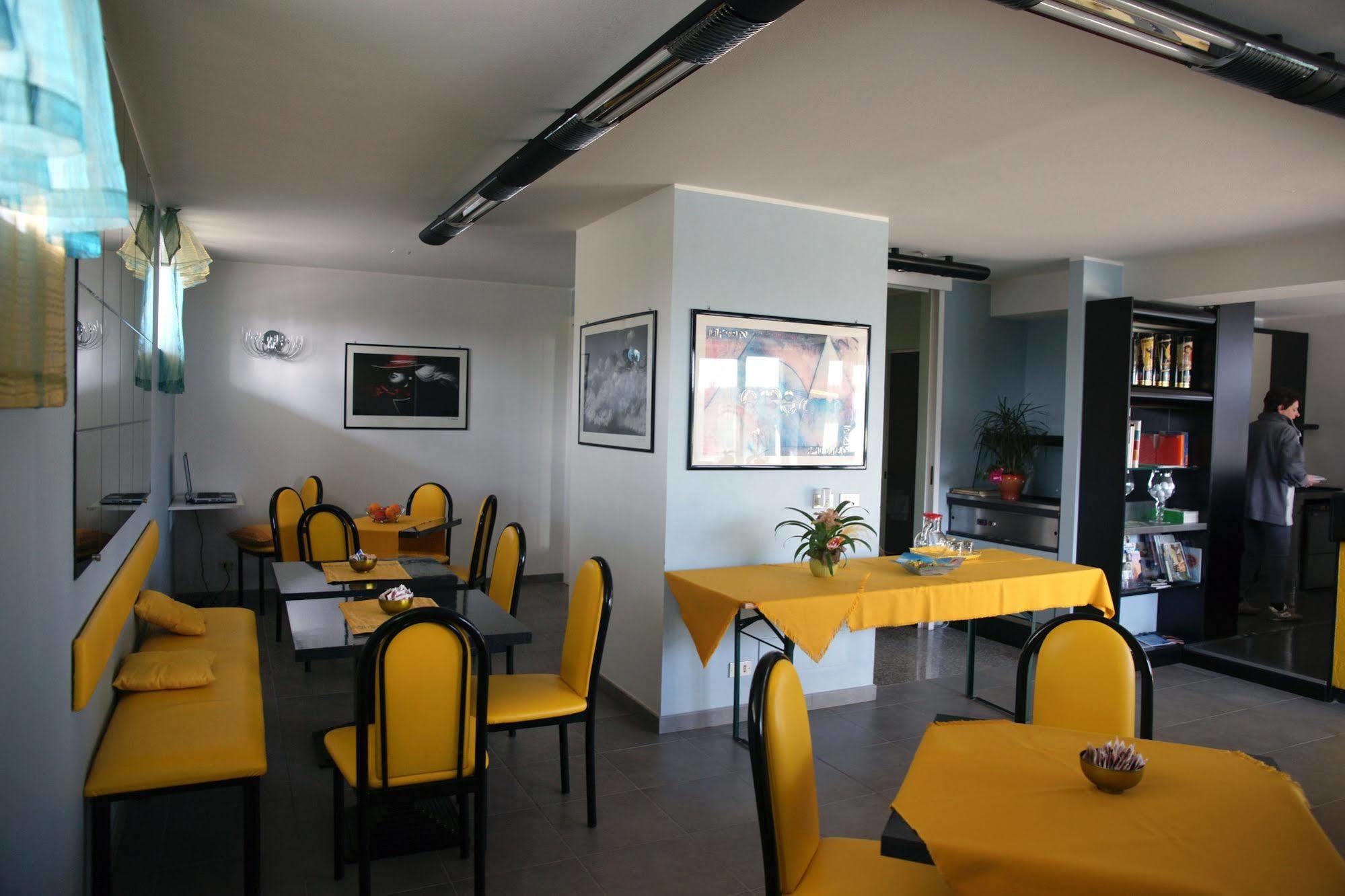 Albergo Residence Isotta Veruno Εξωτερικό φωτογραφία